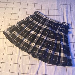 Black and white mini skirt
